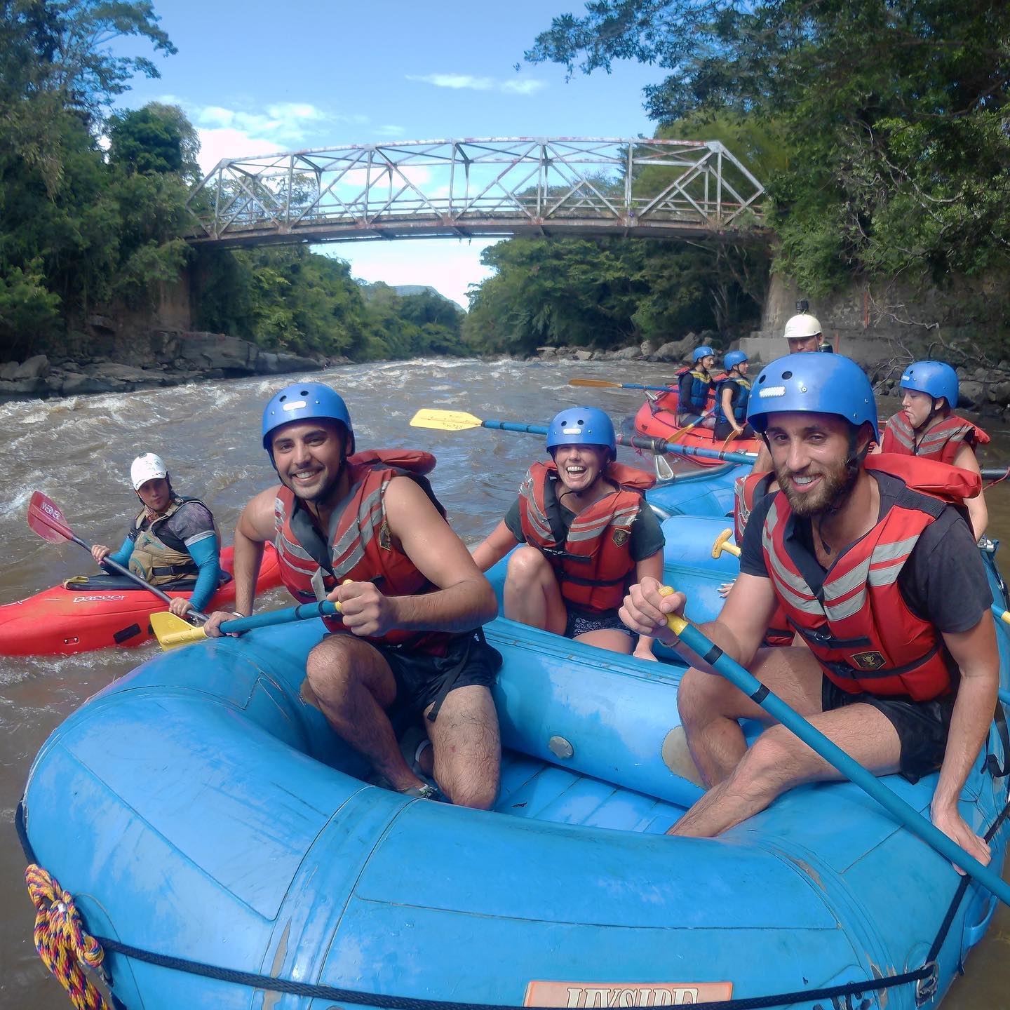 I was so scared for my first rafting experience! But very nice memories ❤️🥰

#worldtrip #wereldreis #raftingcolombia #colombiaraftingexpediciones #worldtrip #colombiaraftingexpeditions #backpackersintheworld #reizen #raftingtrip #rafting🚣 #travelingthroughtheworld