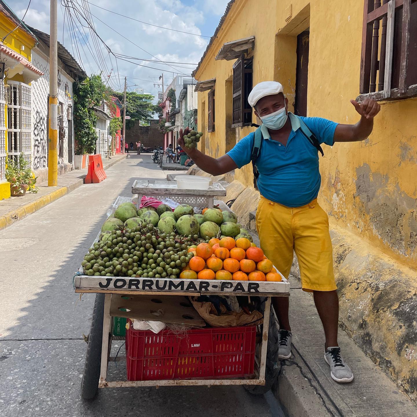 Colorful Cartagena 😍
To help the locals I like to buy fruit from the local fruit man instead of going to a supermarket and I love to buy a fruit juice on the streets. 
The city of Cartagena in Colombia was one of my favorite places of this worldtrip 🤩 I danced salsa almost every day and I met so many nice people here! This was the place where I met @jennyvoss_ and @perdido051 (Oscar) 🥰 
I definitely have the wish to return to Colombia to finish my trip because I left this country to go back to The Netherlands to surprise my family for Christmas 2021 😁

#cartagenacolombia #colombiatravel #wereldreis #cartagenacolombia🇨🇴 #backpackinglife #localsofcartagena #backpacktraveller #travellifestyle #fulltimetraveler #cartagenadeindiascolombia #passionpassport #southamericatravel #colorfulcolombia #streetphotographersmagazine #happiness #travellusting #solotravels